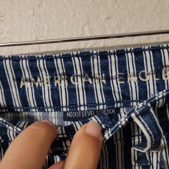 American‎ Eagle Hi-Rise Shortie Denim Jeans  Womens 4 Striped Stretch - Picture 3 of 10